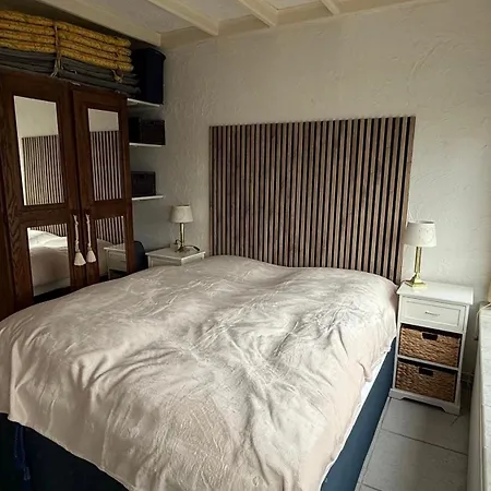 Zandloper Parnassia 40 * Julianadorp